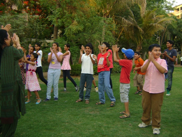 laughter-yoga-for-personality-development-of-child