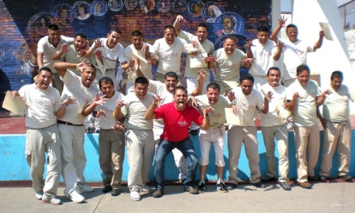 laughter-yoga-project-in-prisons-in-mexico-aims-to