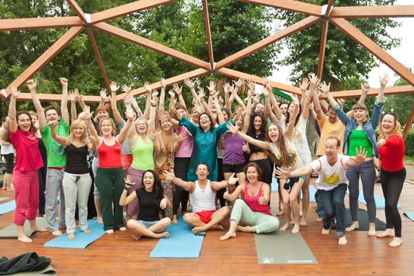 laughter-yoga-in-moscow-russia